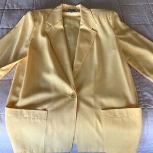Yellow linen suit coat, size 12, no wear or tear